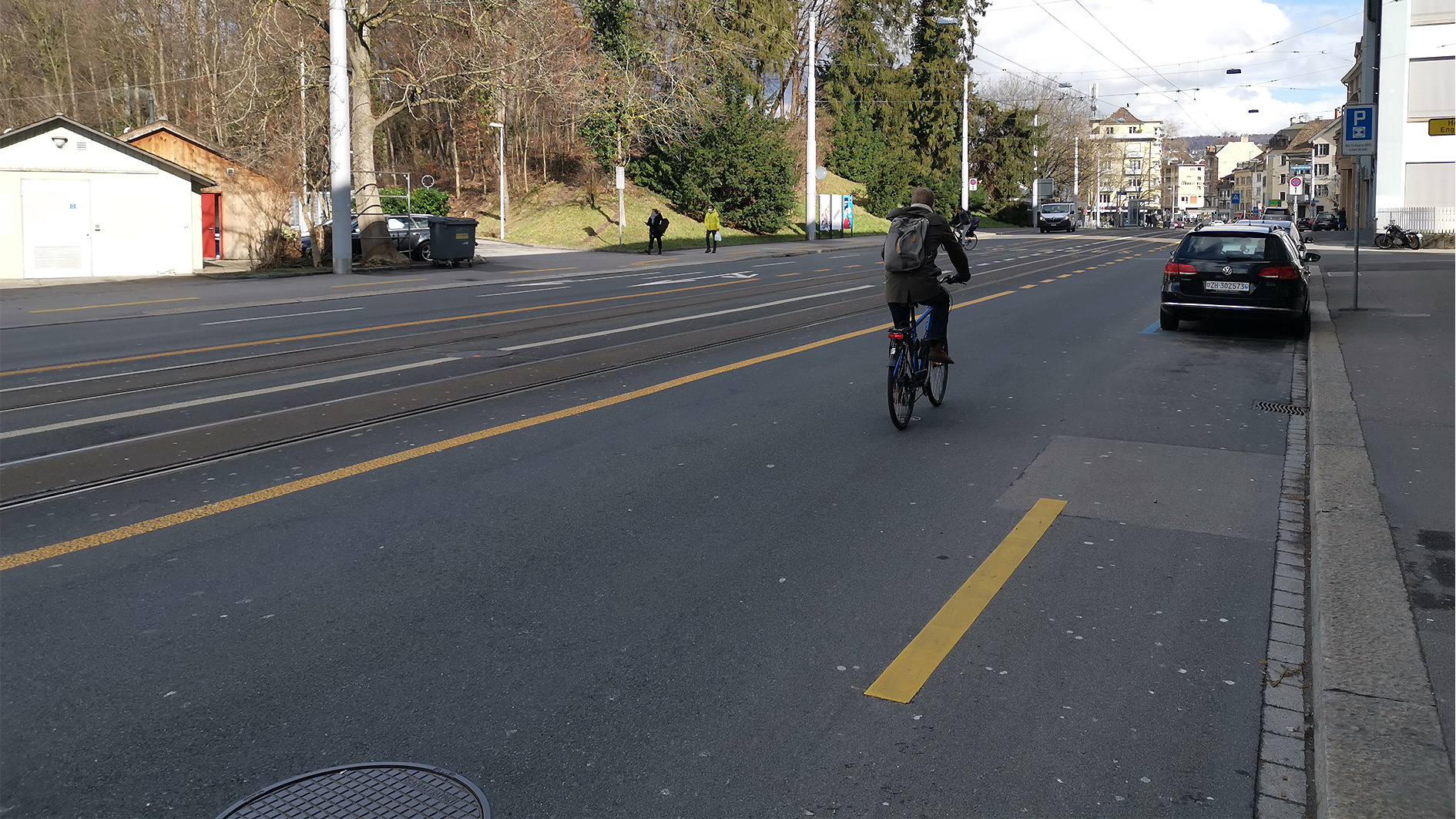 Velostreifen Ende wegen Parplatz: Pro Velo Zürich.