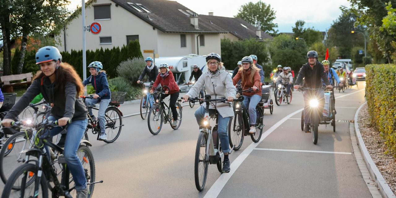 Erste Velodemo in Hinwil