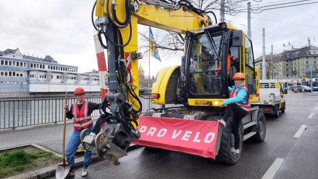 Pro Velo greift in Zürich zum Bagger